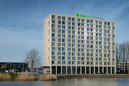 Hotel Ibis Styles Ahoy buitenzijde