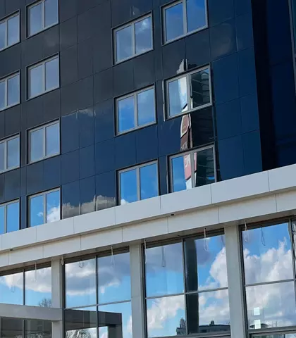 Hotel Rosveld gevel met zonnepanelen
